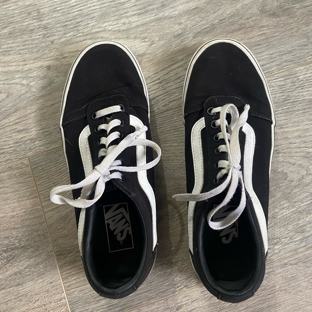 Black lace up vans